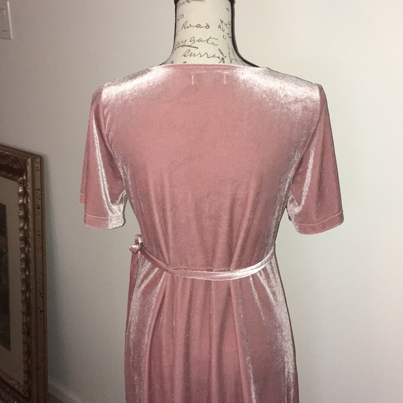 PINK THREAD VELOUR WRAP AROUND DRESS - Picture 2 of 8